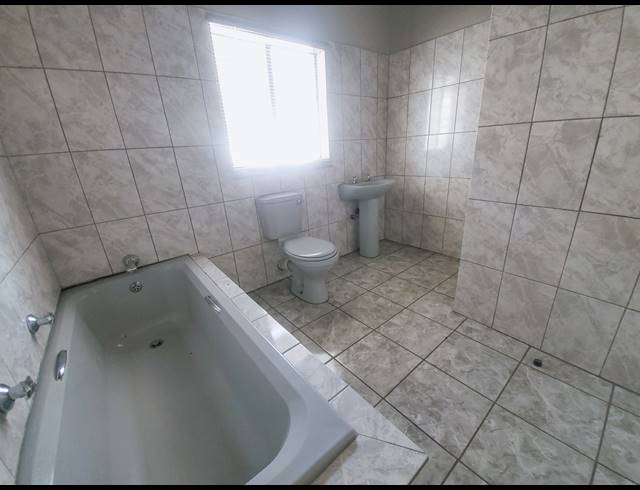 4 BEDROOM HOUSE FOR SALE IN VAALPARK